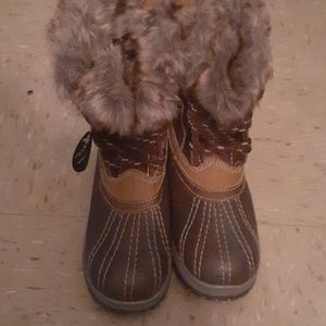 London fog boots size 7